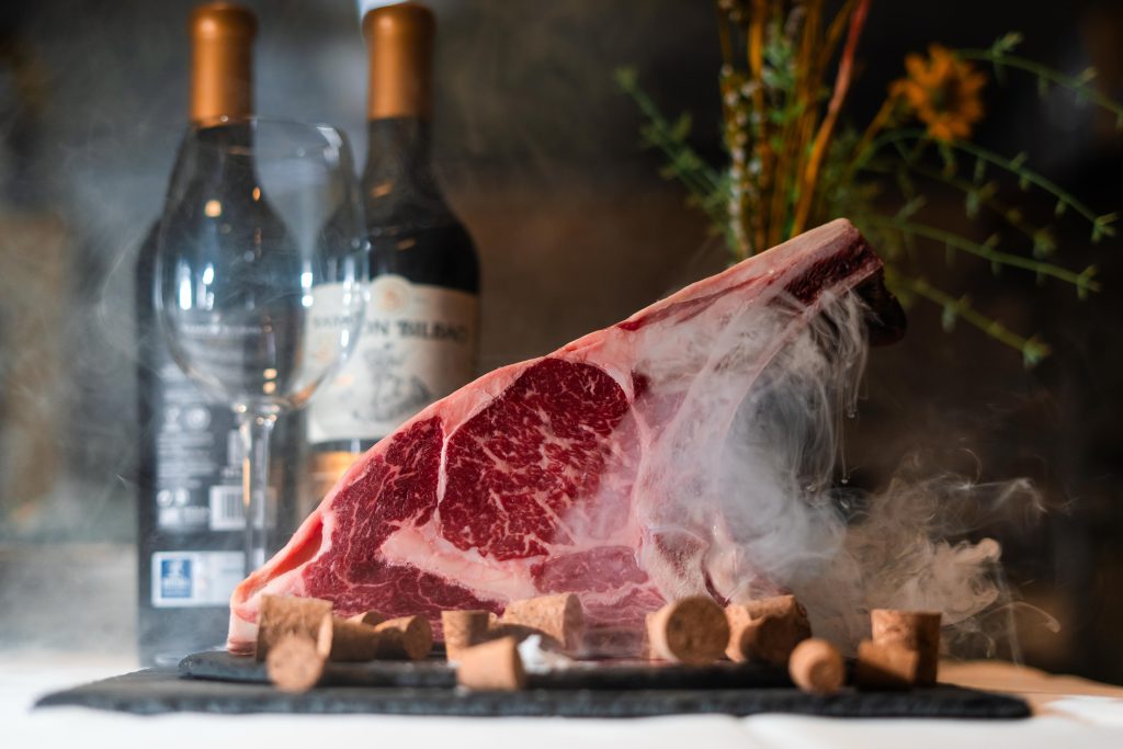 carne exquisita en un restaurante único: Okelan en Panorámico